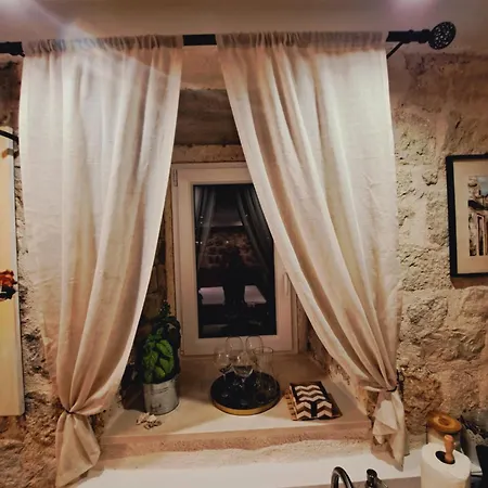 Blue Shutter Apartment Komiza